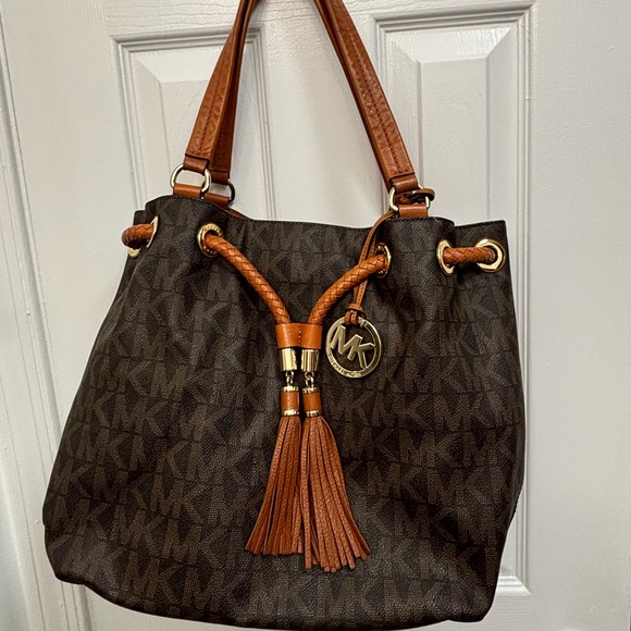 Michael Kors Handbag - Picture 1 of 9